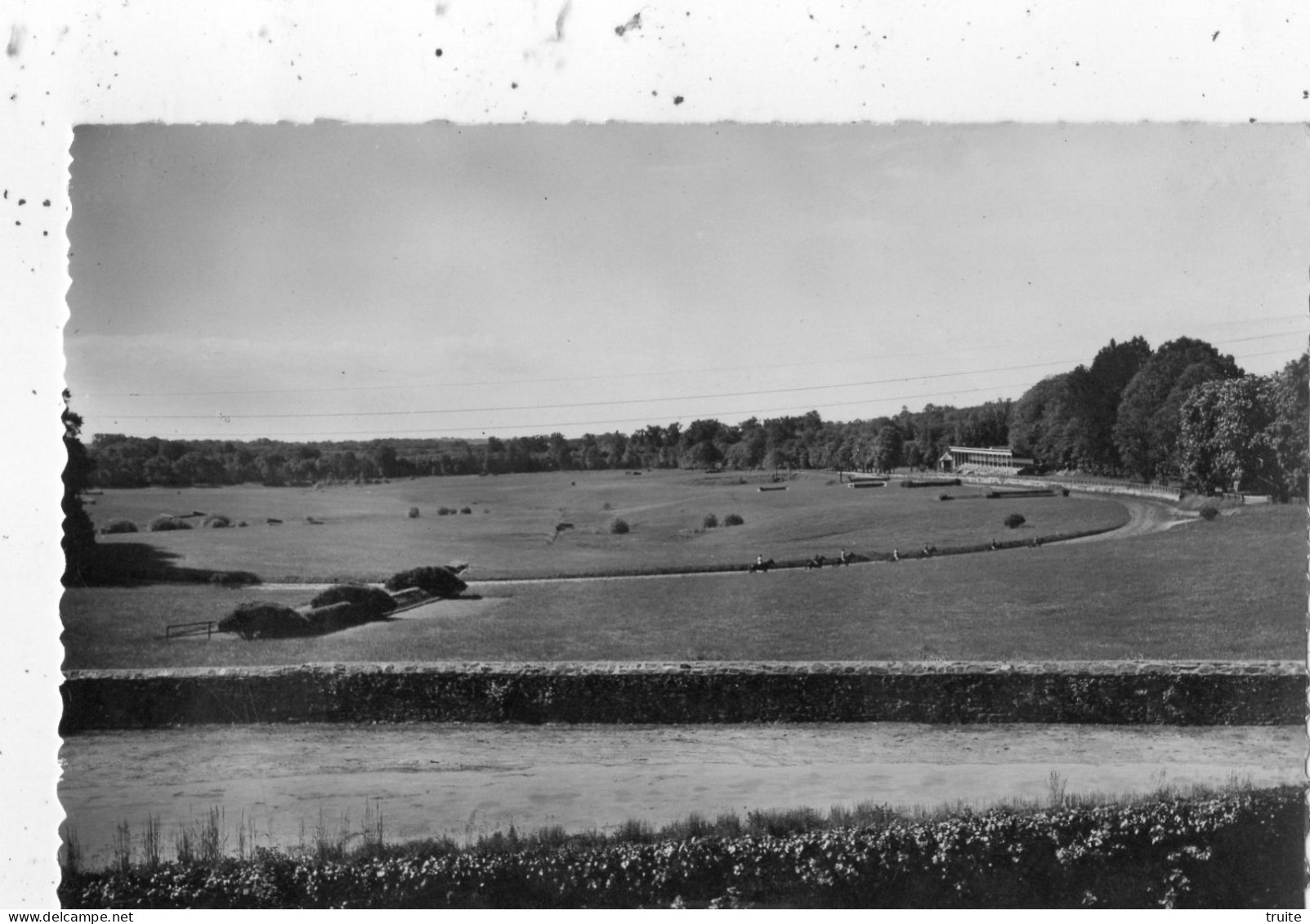 POMPADOUR ENSEMBLE DU CHAMP DE COURSES - Arnac Pompadour