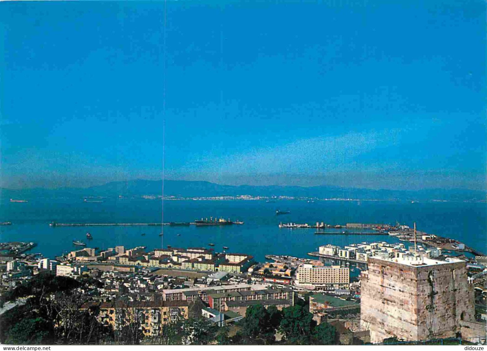 Gibraltar - Town Harbour And Spanish Coastline - Vue Aérienne - CPM - Voir Scans Recto-Verso - Gibraltar