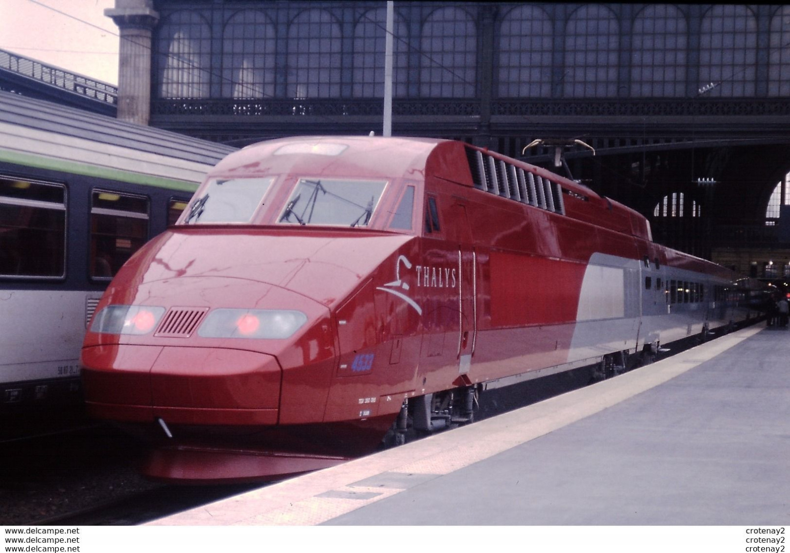 Photo Diapo Diapositive Slide TRAIN TGV THALYS N°4533 Le 17/01/1996 VOIR ZOOM - Diapositives