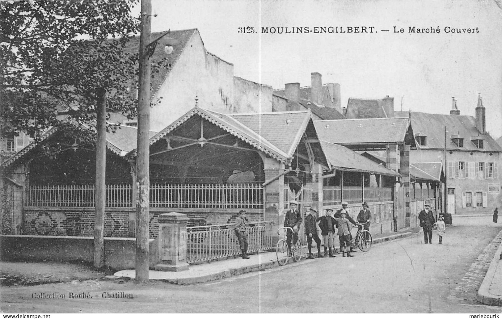 Moulins-Engilbert – Le Marché Couvert  - Moulin Engilbert