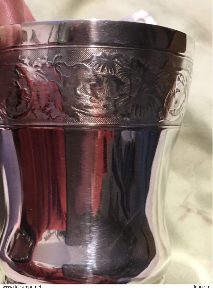 verre ou timbale en argent massif (poinçon minerve )