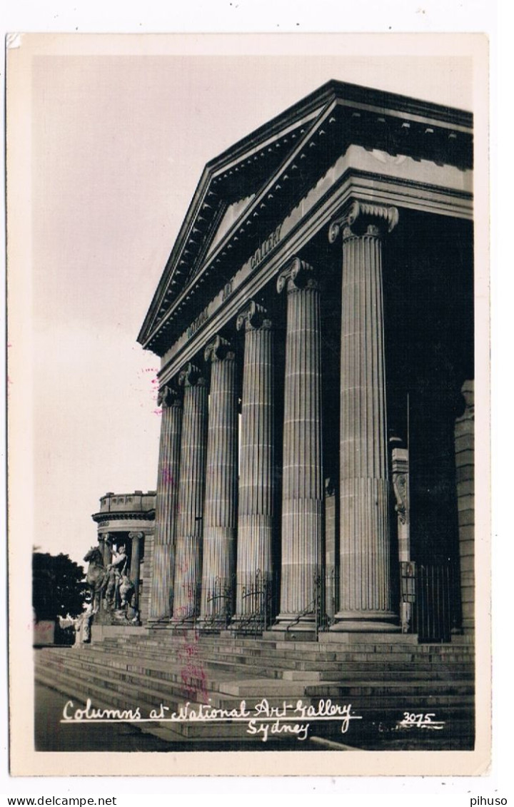 AUS-394  SYDNEY : Columns At National Art Gallery - Sydney