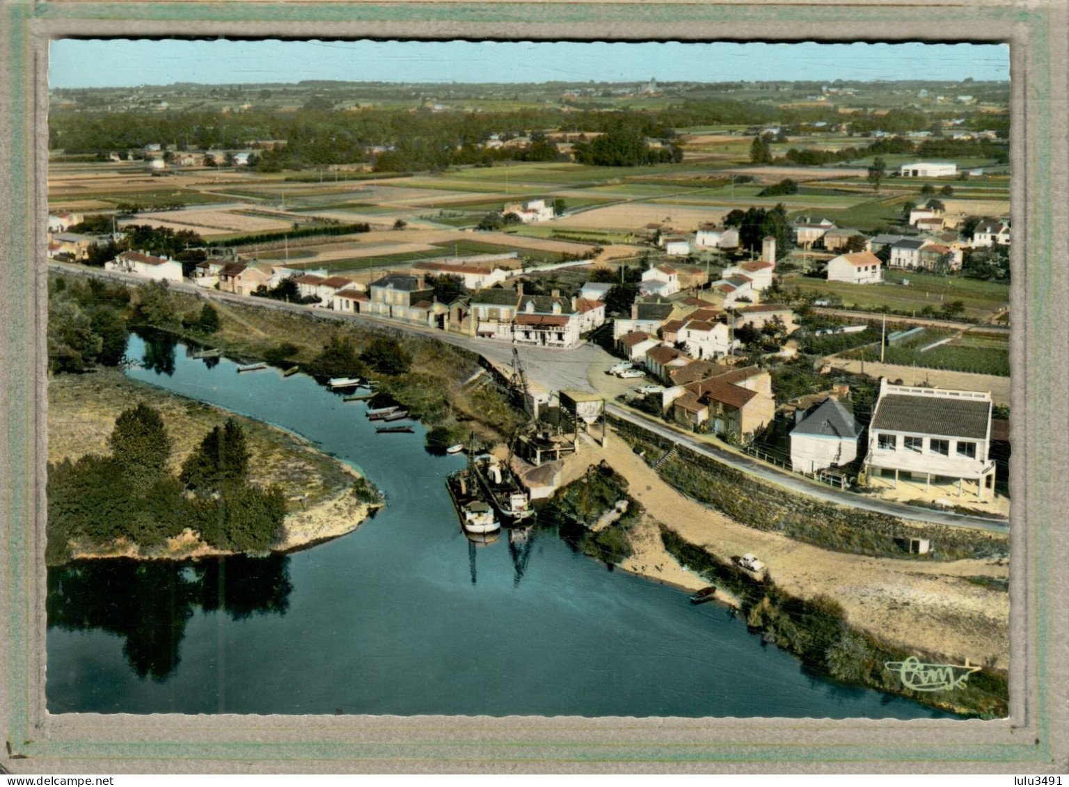 CPSM Dentelée (44) La CHAPELLE-BASSE-MER - Aspect Du Bourg En Vue Aérienne En 1960 - Carte Colorisée - La Chapelle Basse-Mer