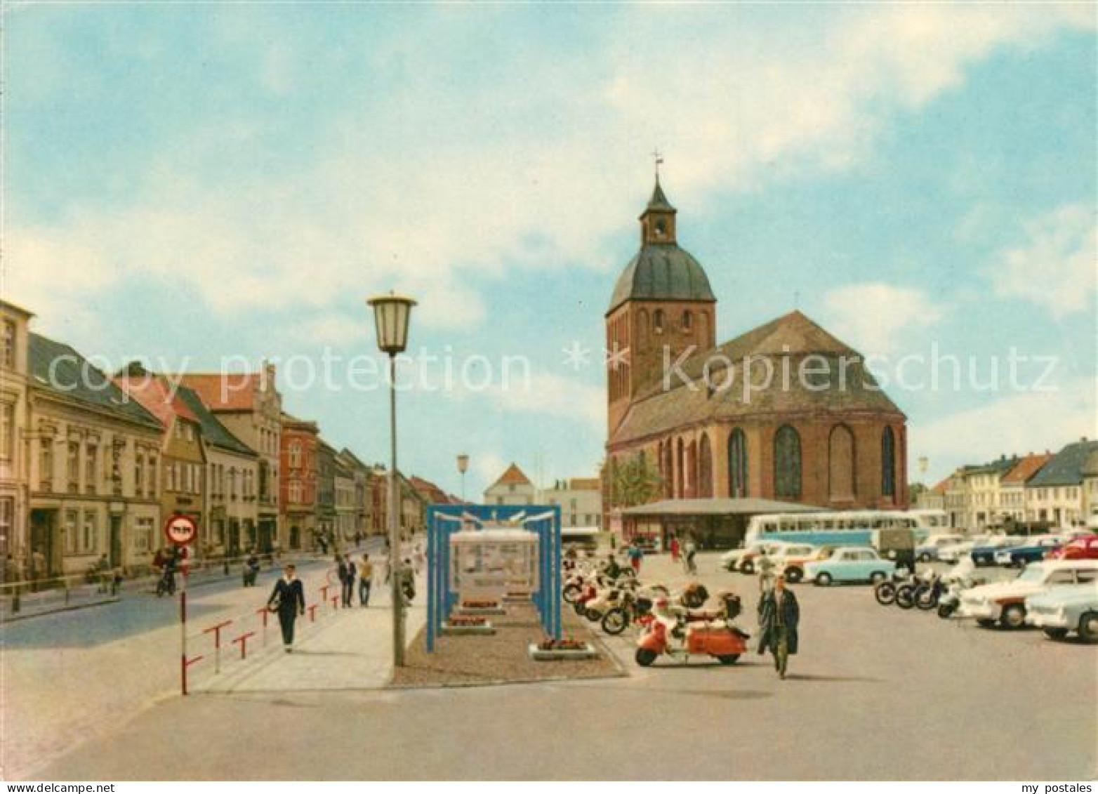 73158140 Ribnitz-Damgarten Ostseebad Karl Marx Platz Kirche Ribnitz-Damgarten - Ribnitz-Damgarten