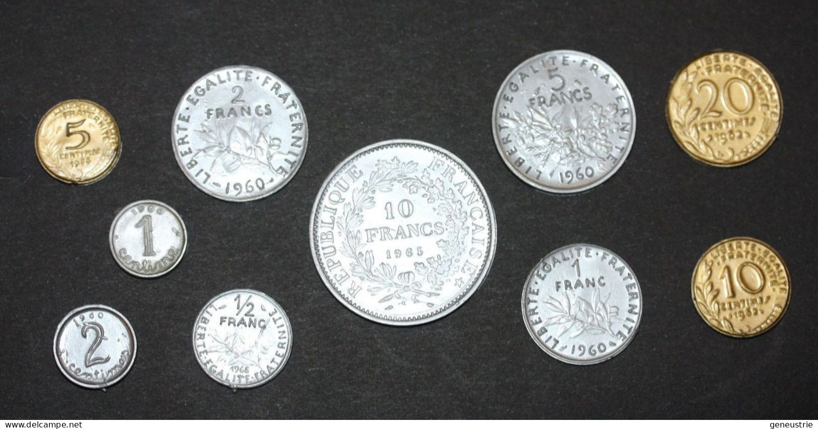 Série De 10 Monnaies Scolaire (1 Centime à 10 Francs) Jeton Plastique école En Francs - Années 60 - Coins School Token - Professionnels / De Société