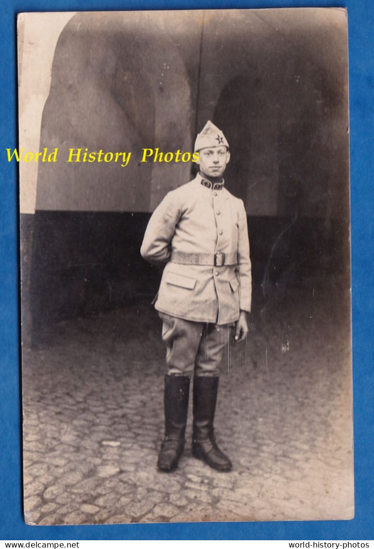 CPA Photo - Beau Portrait Du Soldat Robert DEMARET - 3e Régiment Artillerie ?- Voir Zoom - Uniforme Calot Ceinturon - Uniformes