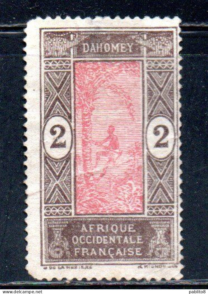 DAHOMEY 1913 1939 MAN CLIMBING OIL PALM 2c MH - Unused Stamps