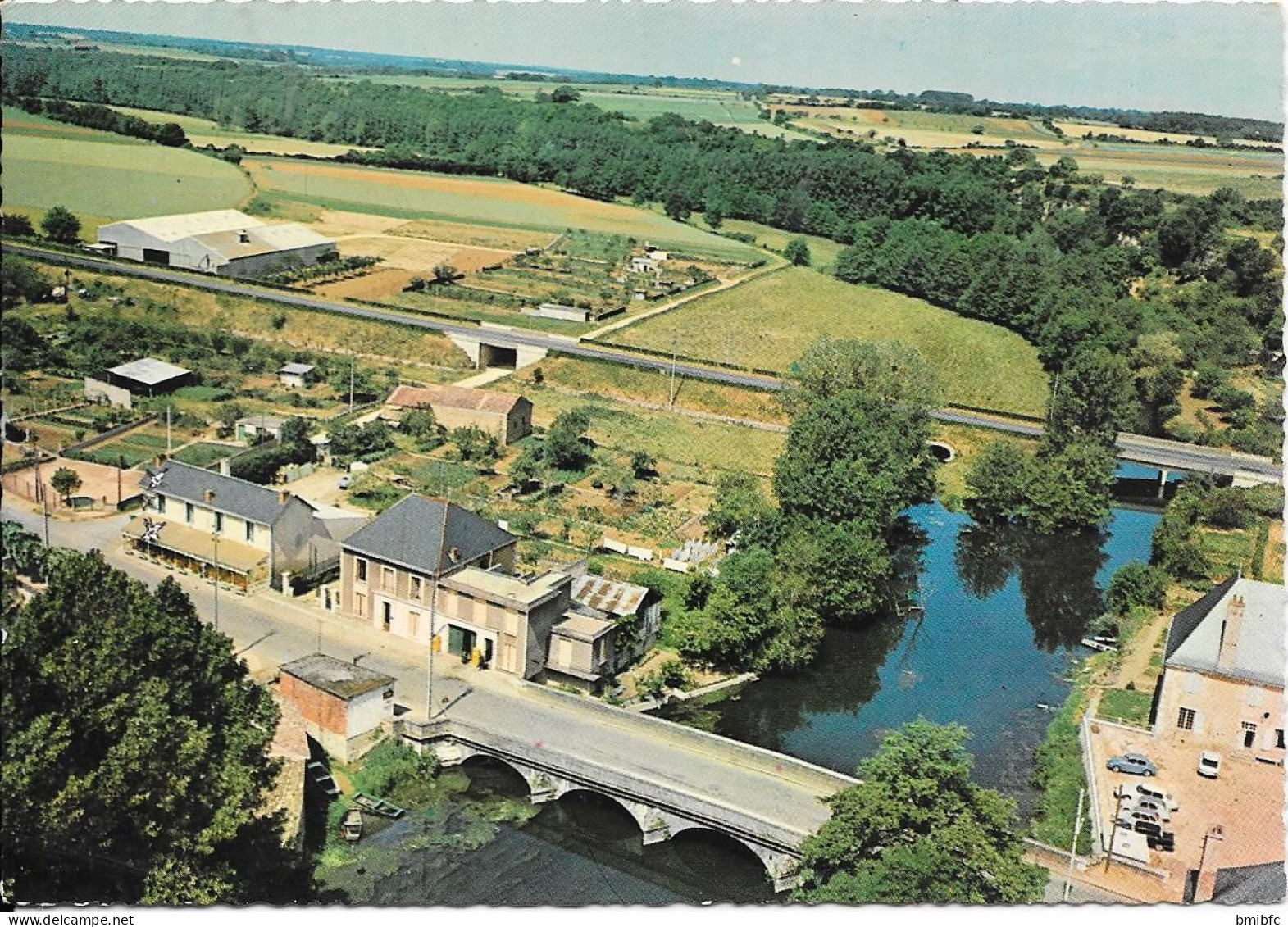 VIVONNE - Le Pont Sur La Vonne - Vivonne
