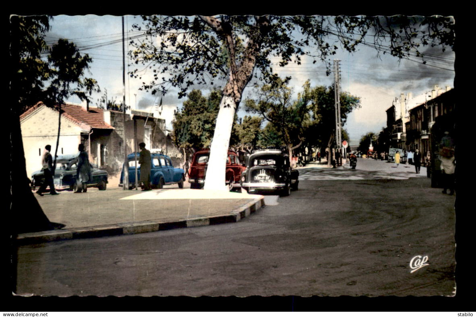 ALGERIE - TEBESSA - PLACE DE LA CASBAH ET COURS CARNOT - TRACTION - Tebessa