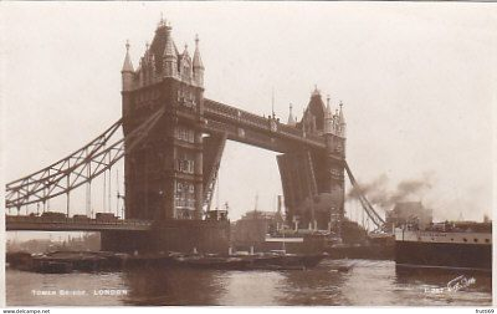 AK 206330 ENGLAND - London - The Tower Bridge - River Thames