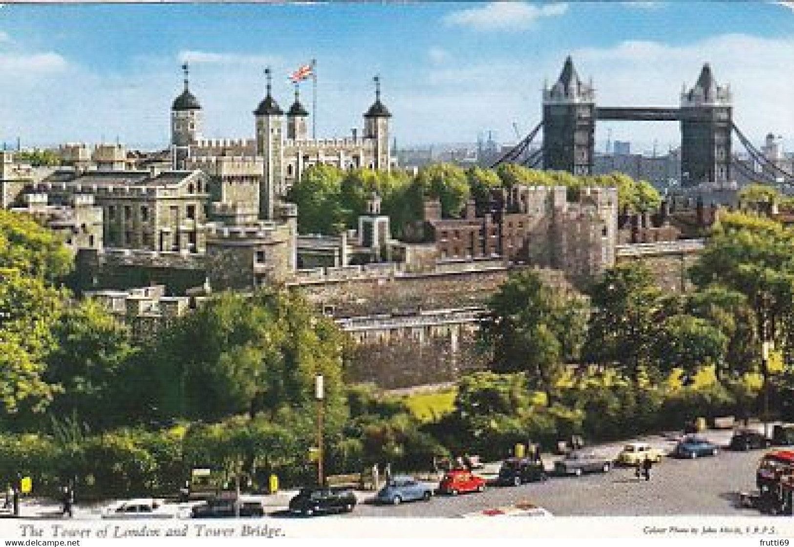 AK 206334 ENGLAND - London - The Tower Of London - River Thames