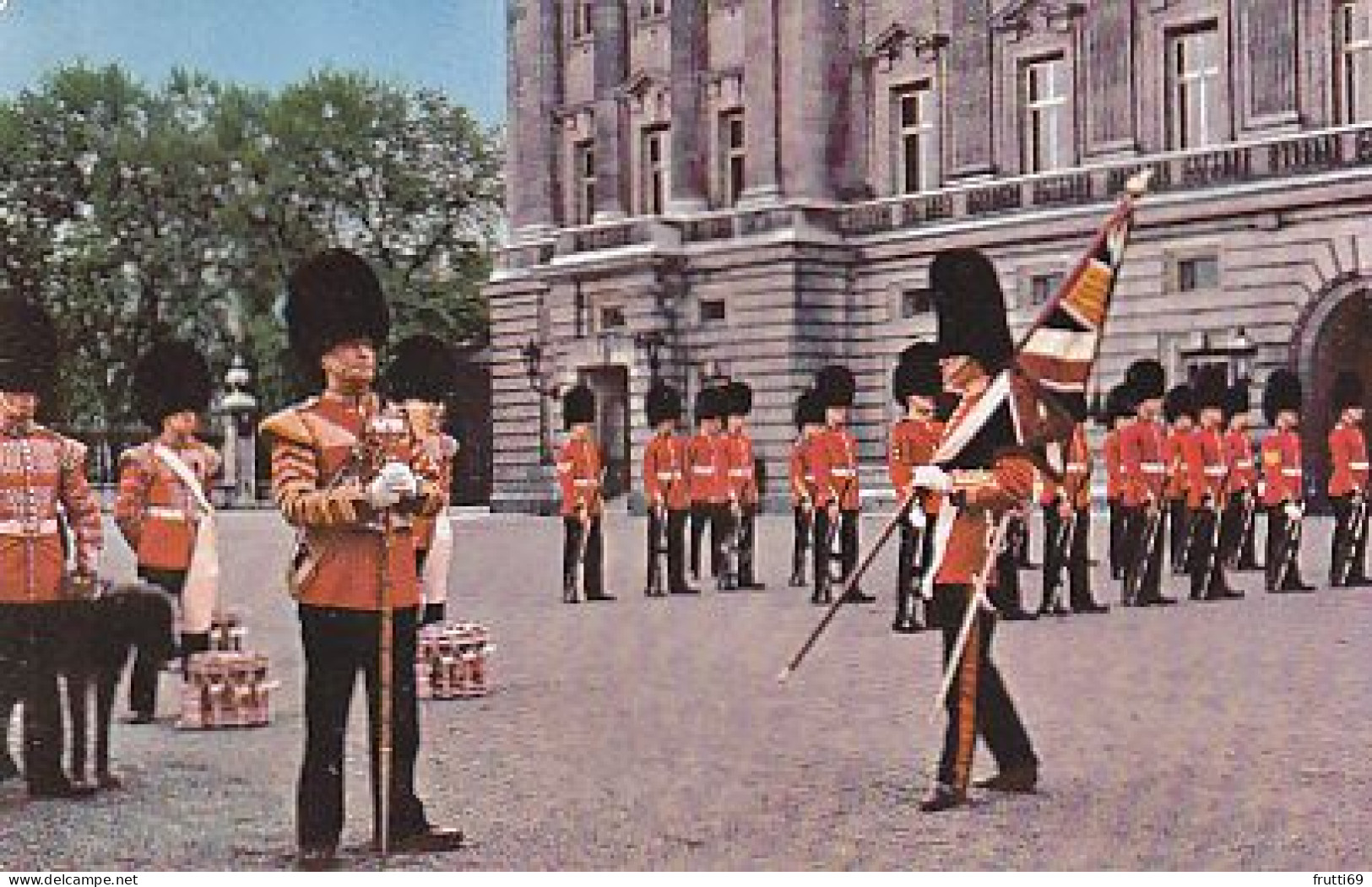 AK 206365 ENGLAND - London - Changing The Guards Ceremony At Buckingham Palace - Buckingham Palace