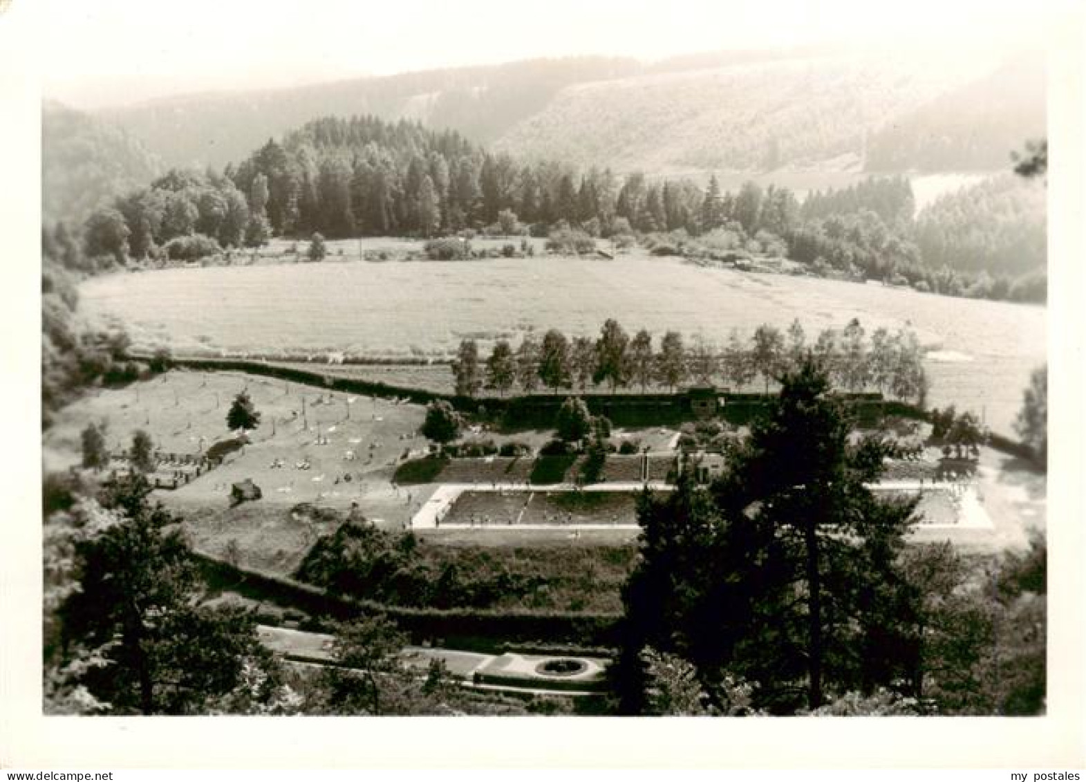 73962553 Ziegenrueck_Saale_Thueringen Blick Vom Schlossberg Auf Das Freibad - Ziegenrück