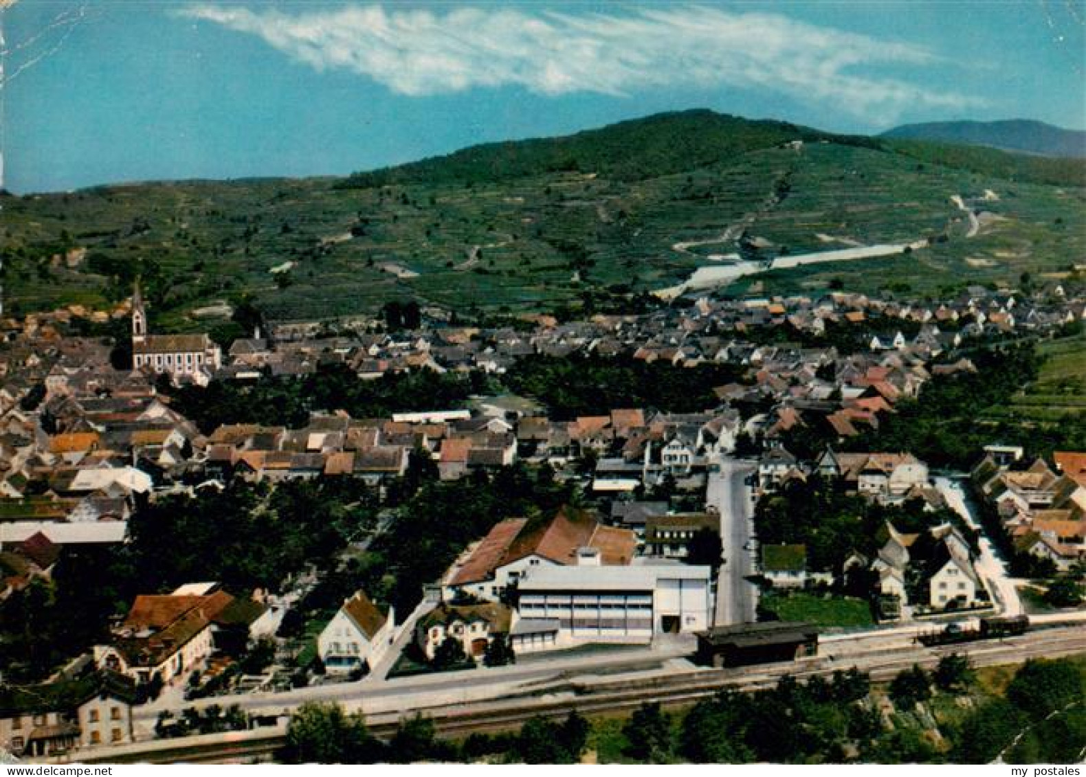 73922399 Ihringen_Kaiserstuhl Kaiserstuehler Winzergenossenschaft Fliegeraufnahm - Ihringen