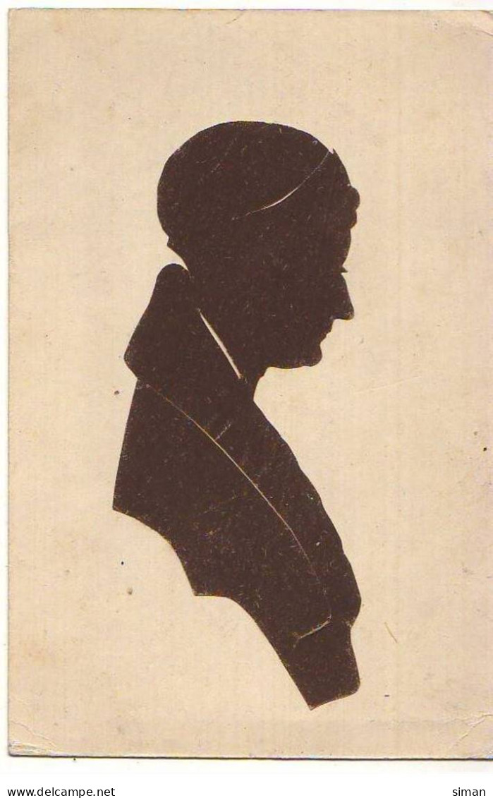 N°21259 - Silhouette - Profil D'une Femme Portant Un Manteau Avec Un Grand Col - Scherenschnitt - Silhouette