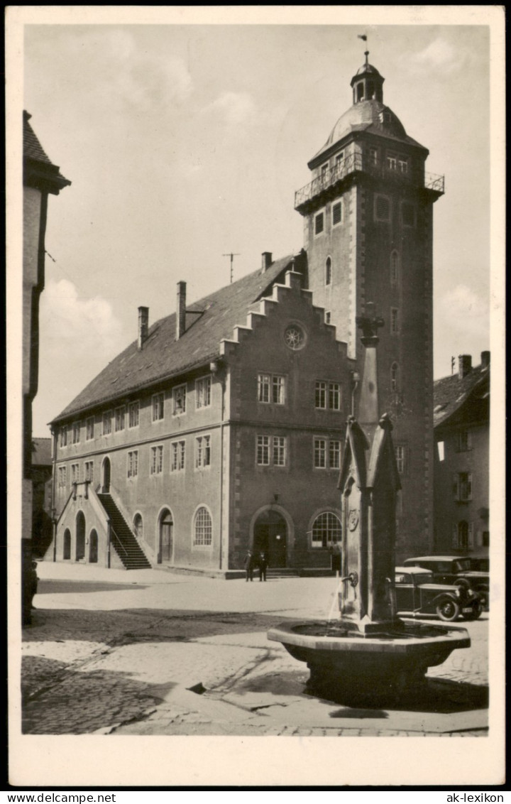 Ansichtskarte Mosbach (Baden) Rathaus, Brunnen - Auto 1937 - Mosbach