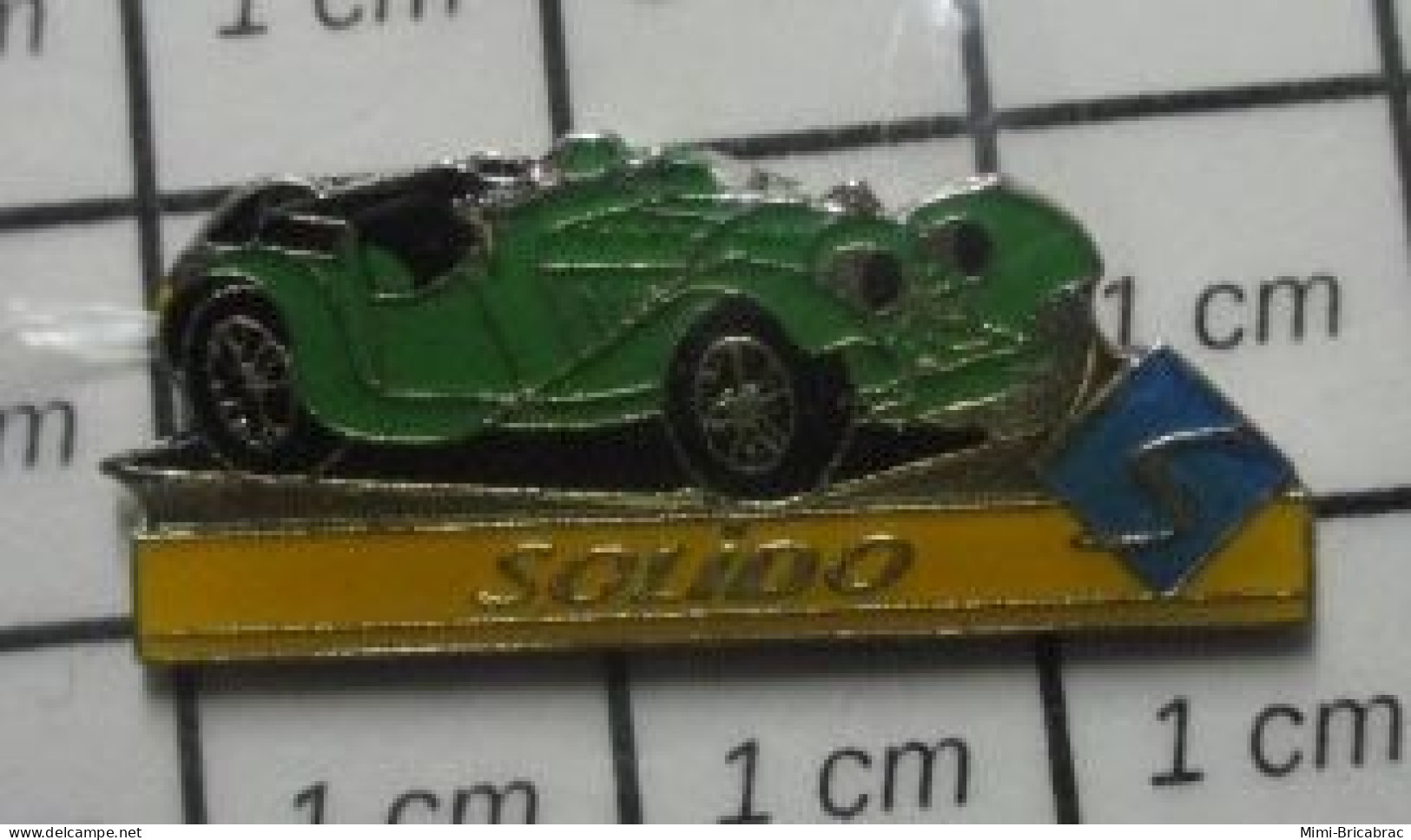 718B Pin's Pins / Beau Et Rare / THEME : JEUX / VOITURE VERTE MINIATURE SOLIDO - Games