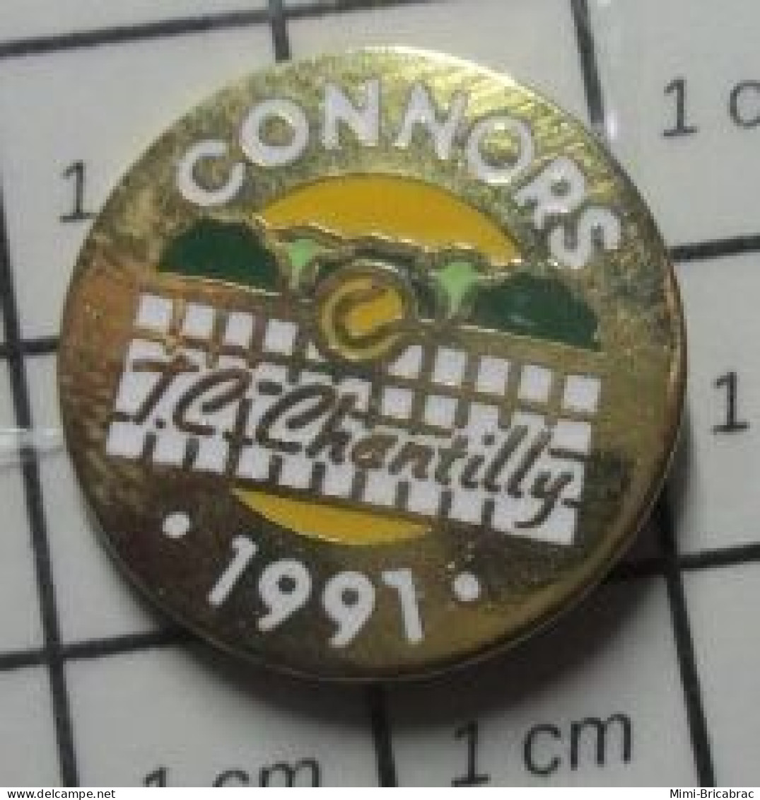 718b Pin's Pins / Beau Et Rare / SPORTS / CONNORS TENNIS CLUB CHANTILLY 1991 - Tenis