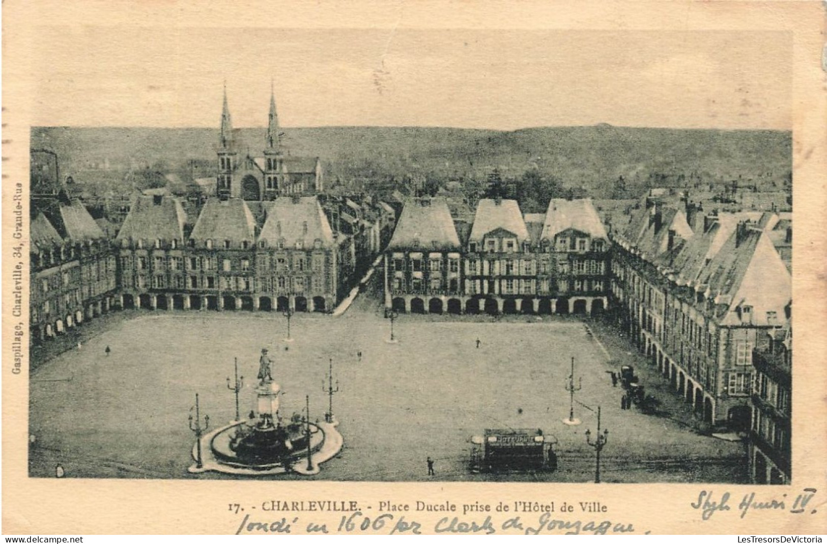 FRANCE - Charleville - Vue Générale De La Place Ducale Prise De L'hôtel De Ville - Carte Postale Ancienne - Charleville