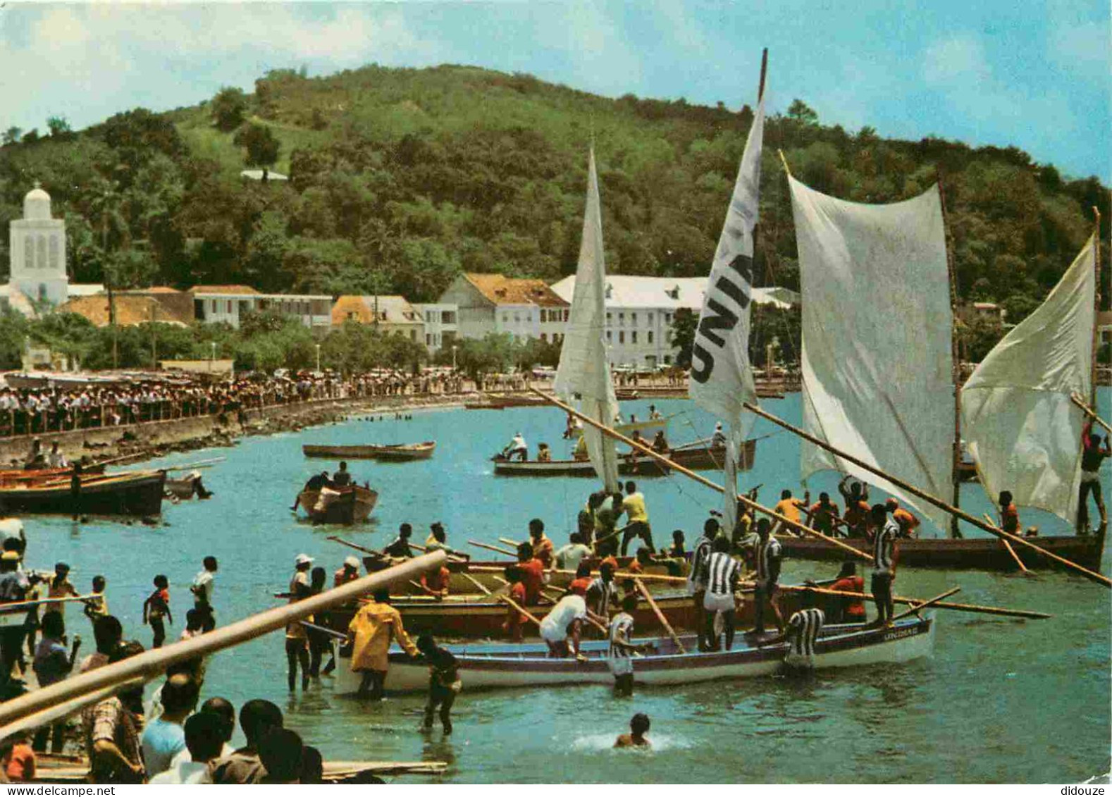 Martinique - La Trinité - La Fête Patronale - Courses De Yoles Dans La Baie - CPM - Voir Scans Recto-Verso - La Trinite