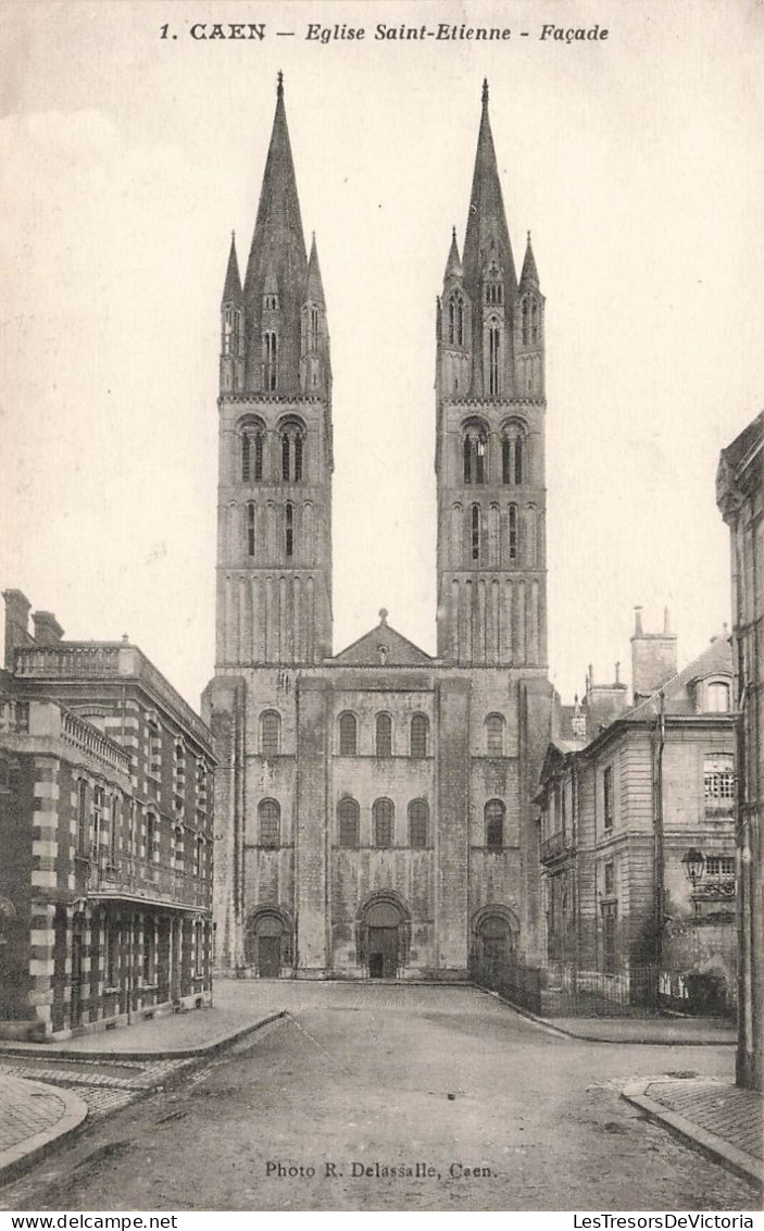 FRANCE - Caen - Vue D'ensemble De L'église Saint Etienne - Façade - Vue De L'extérieur - Carte Postale Ancienne - Caen