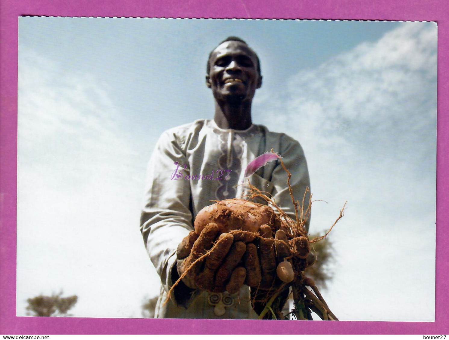 NIGER Un Agriculteur Heureuse Recolte Le Fruit De Sa Terre Carte SOS SAHEL - Niger