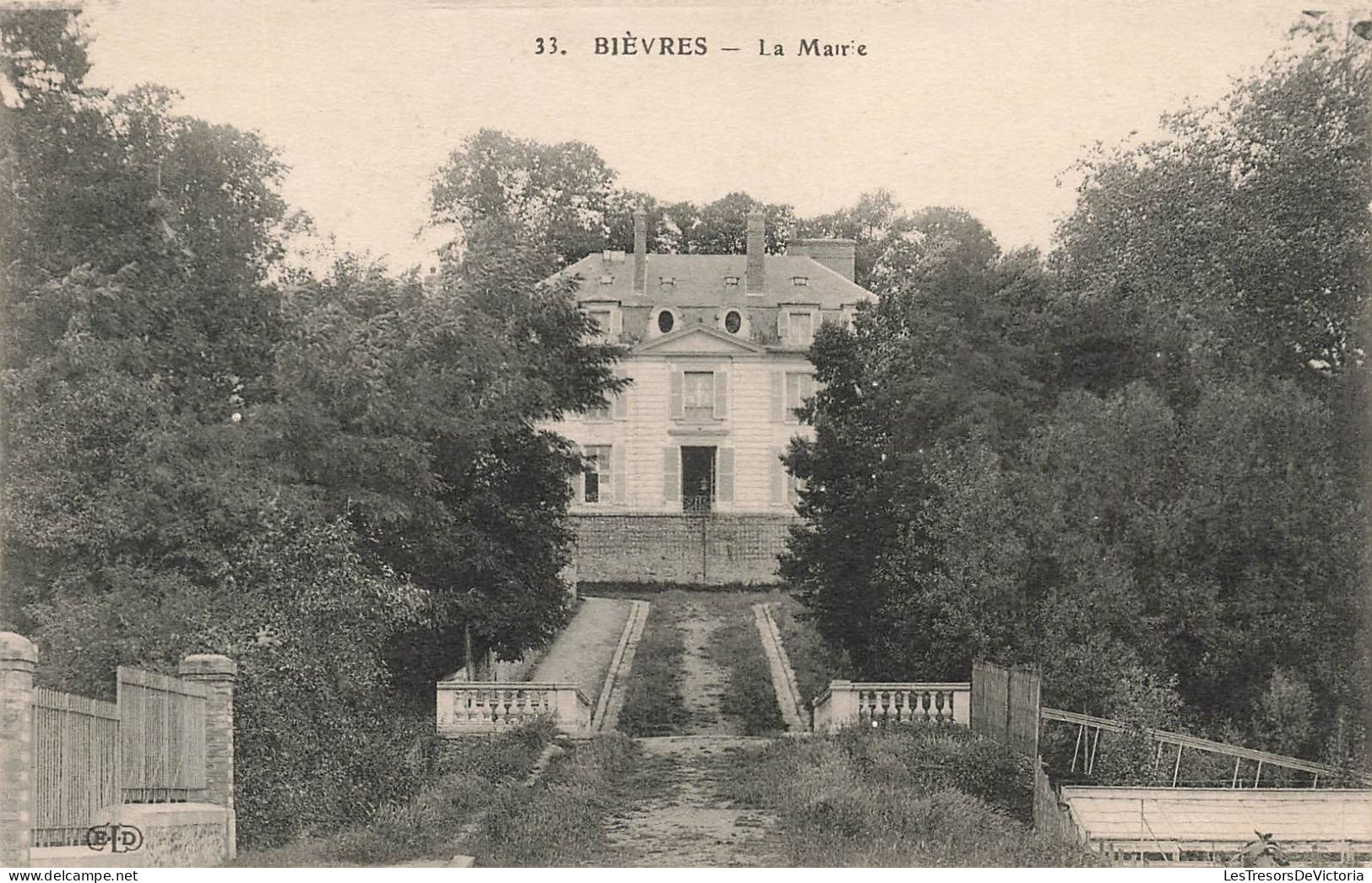 FRANCE - Bievres - Vue Générale De La Mairie - Vue à L'entrée De La Mairie - Carte Postale Ancienne - Bievres