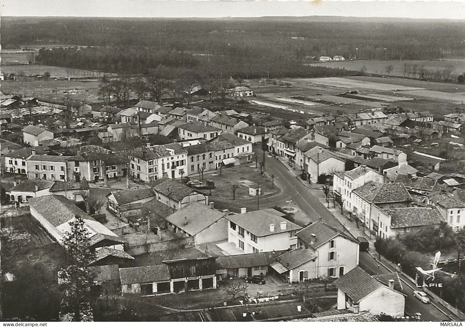 CPSM Tartas Place Du Luc  Et Route Vers  Rion Des Landes - Tartas