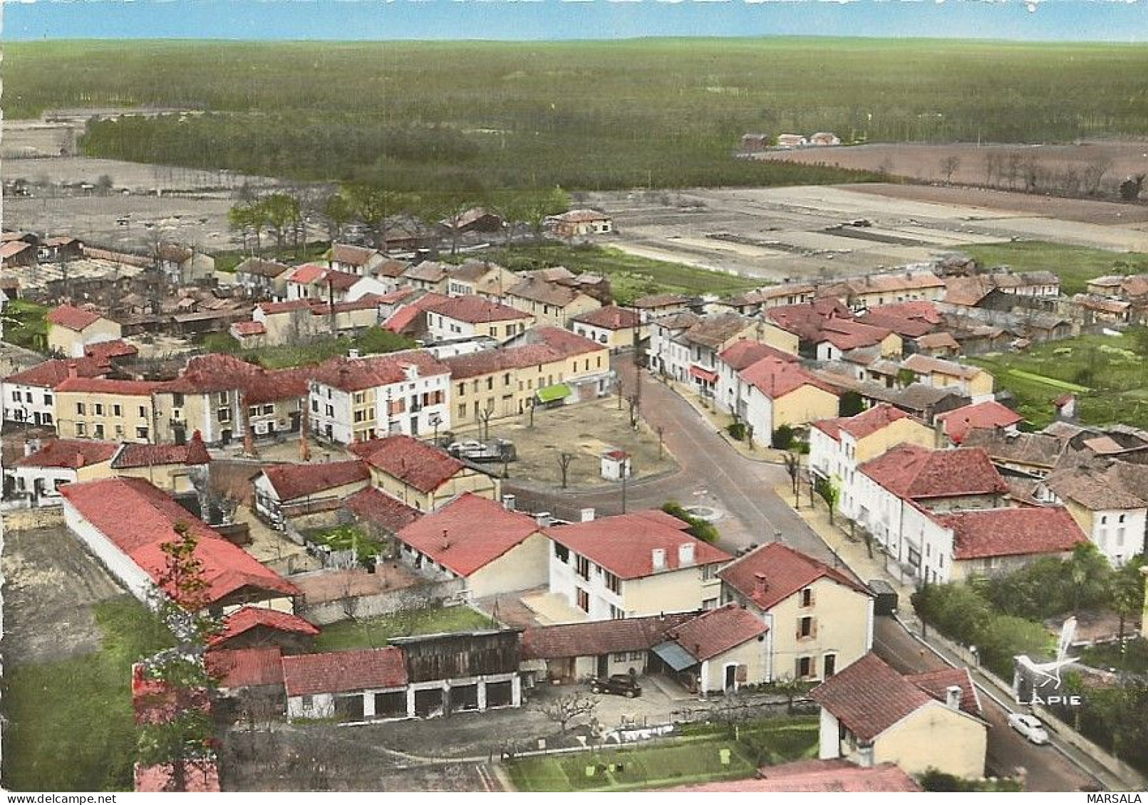 CPSM Tartas Place Du Luc  Et Route Vers  Rion Des Landes - Tartas