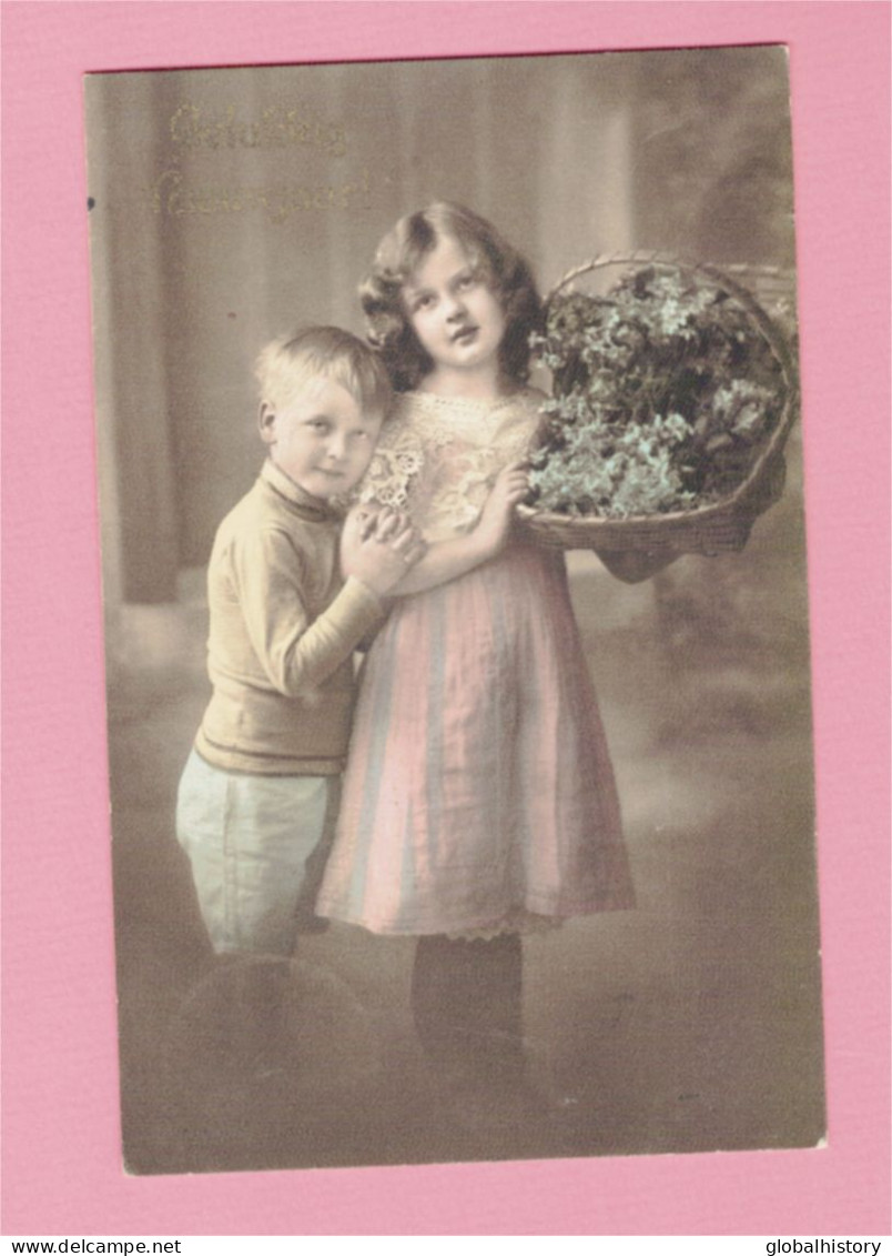 XB1224 JEUNE FILLE, ENFANT, GIRL FAMOUS CHILDMODEL 1920 ERA CANDICE ASHTON W/FLOWERBASKET LITHOGRAVURE - Portraits