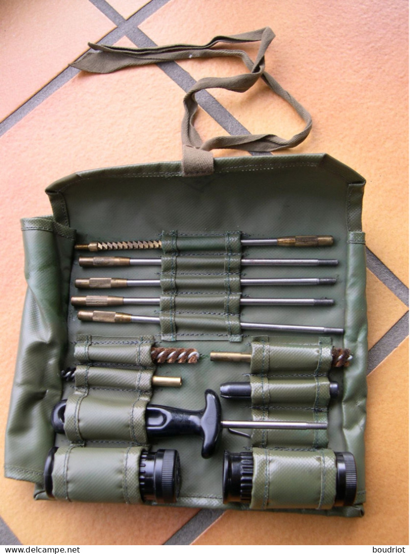 TROUSSE DE Nettoyage Complette Pour FUSIL SUISSE FASS 57 Calibre 7,5 Mm. - Equipement