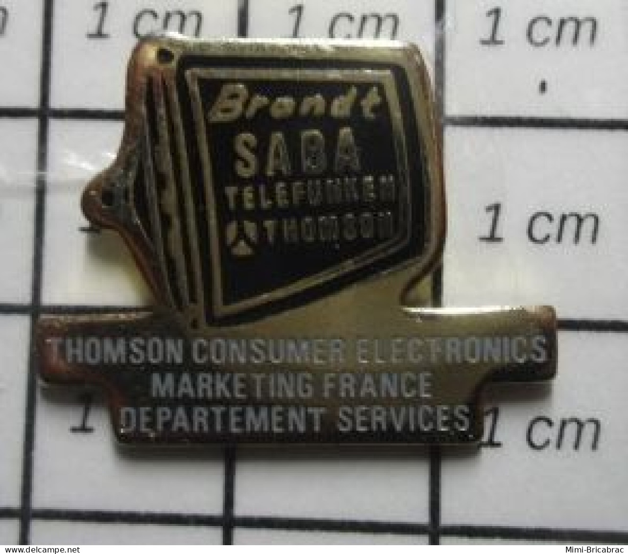 715B  Pin's Pins / Beau Et Rare / MARQUES / TELEVISION TELEVISEUR BRANDT SABA TELEFUNKEN THOMSON - Carburanti