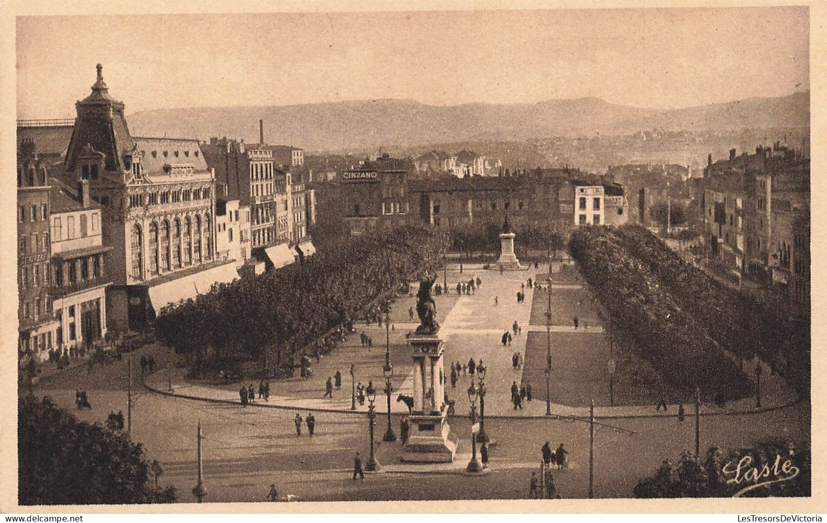 FRANCE - Clermont Ferrand - Place De Jaude - L'Auvergne - Carte Postale Ancienne - Clermont Ferrand