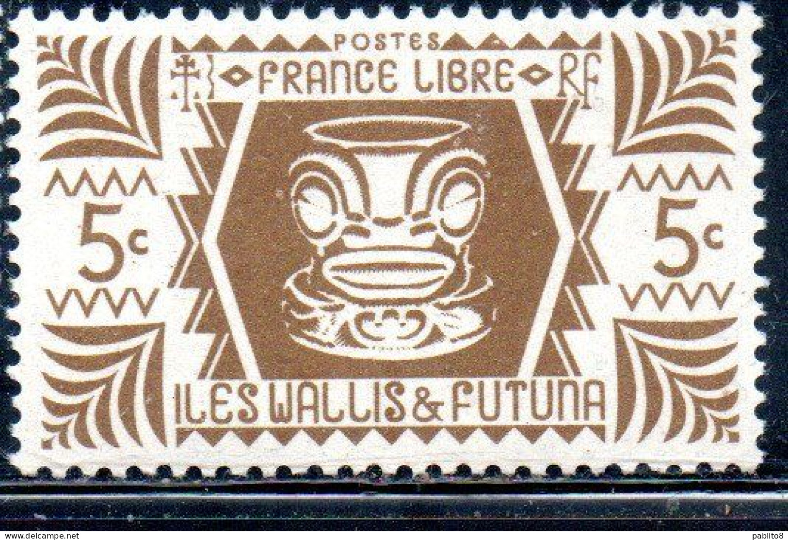 WALLIS AND FUTUNA ISLANDS 1944 FRANCE LIBRE IVI POO BONE CARVING IN TIKI DESIGN 5c MNH - Unused Stamps