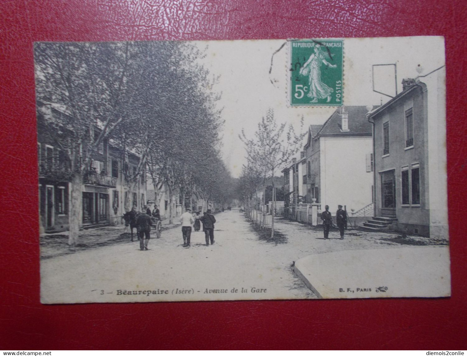 Carte Postale - BEAUREPAIRE (38) - Avenue De La Gare (B155) - Beaurepaire