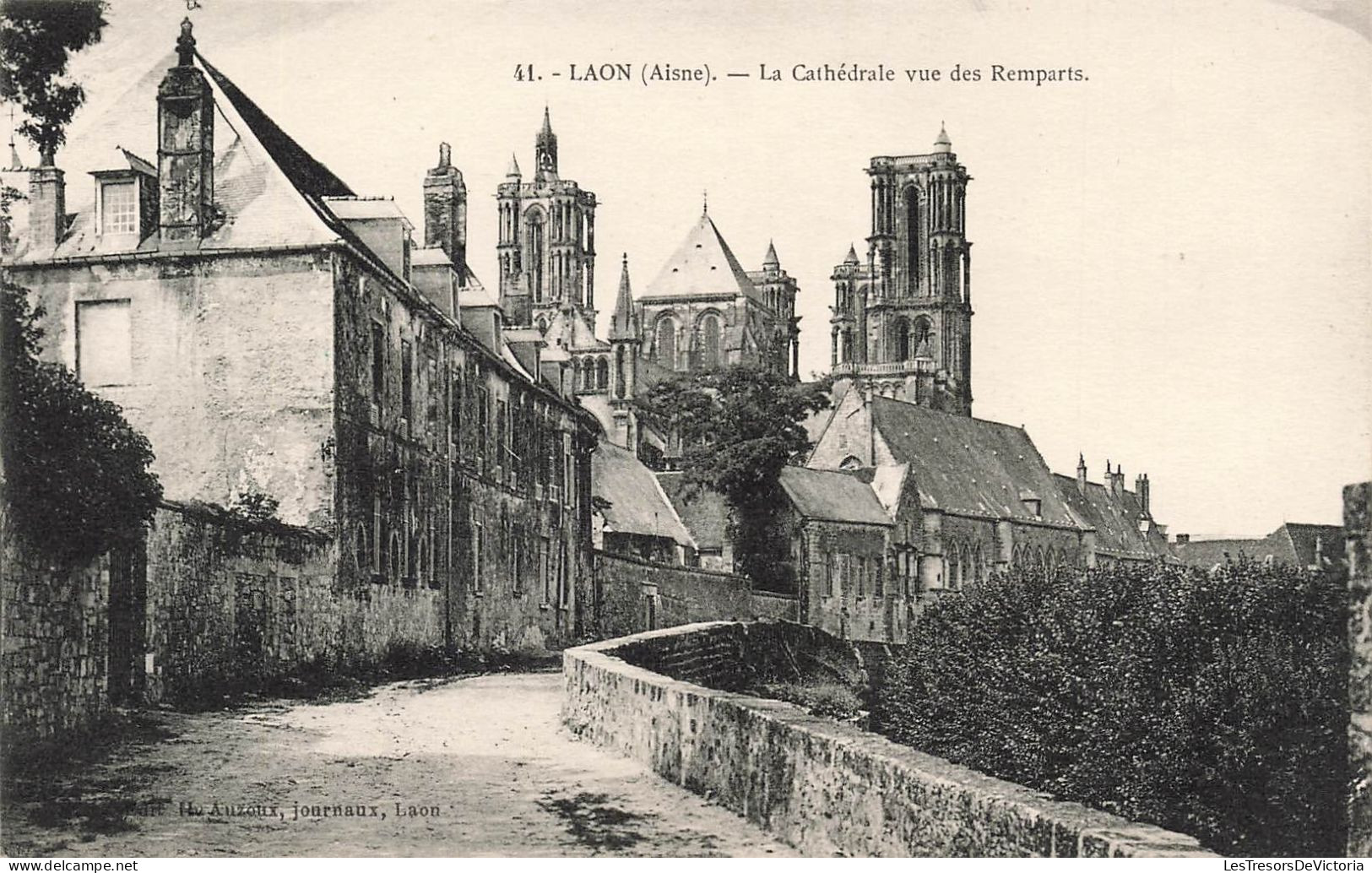 FRANCE - Laon (Aisne) - Vue Générale De La Cathédrale Vue Des Remparts - Carte Postale Ancienne - Laon