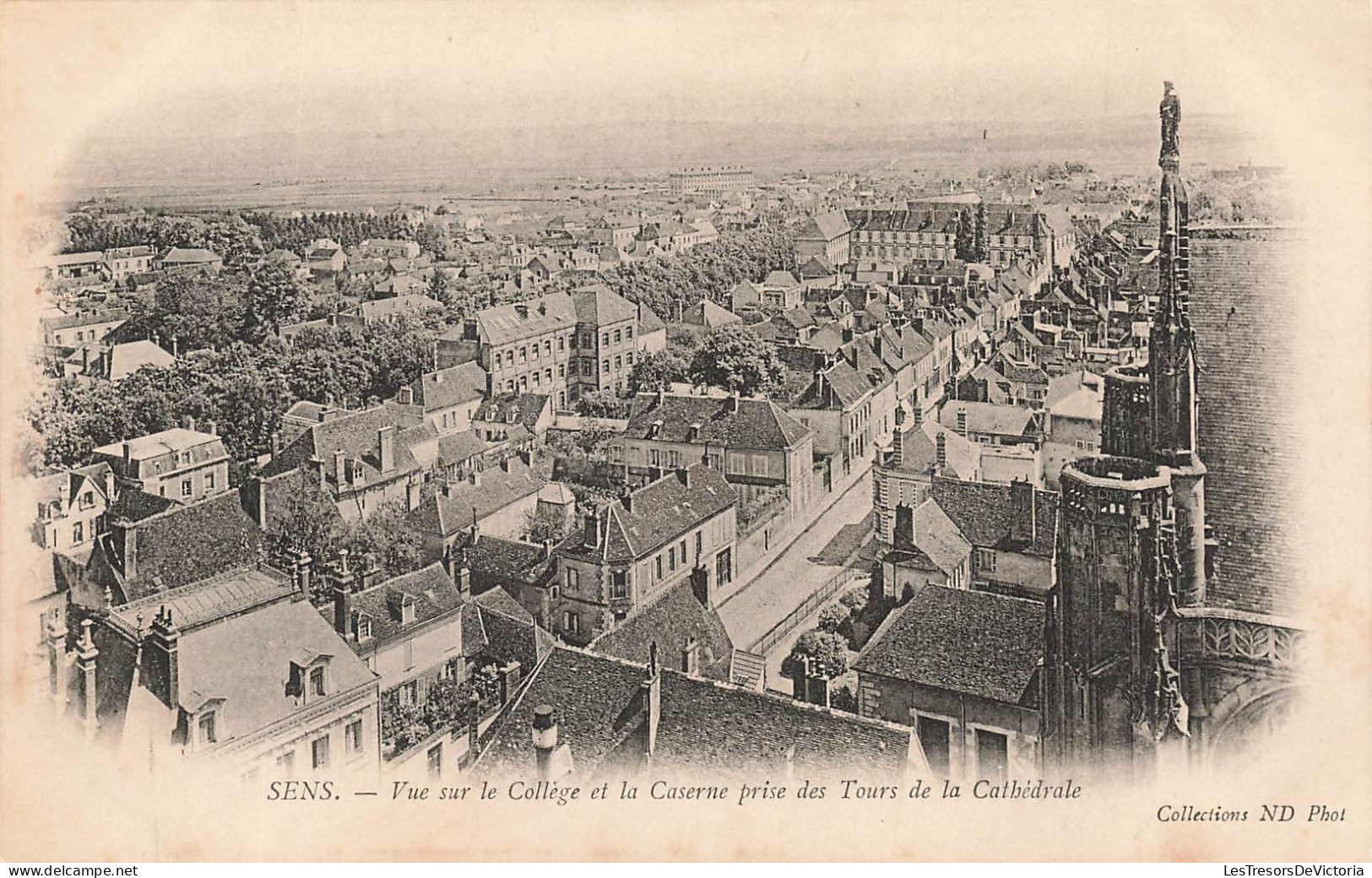 FRANCE - Sens - Vue Sur Le Collège Et La Caserne Prise Des Tours De La Cathédrale - Carte Postale Ancienne - Sens