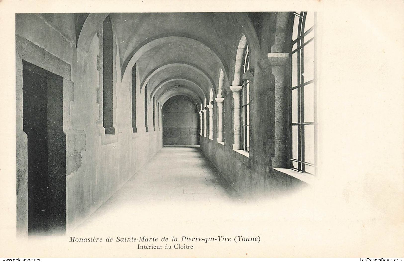 FRANCE - Monastère De Sainte Marie De La Pierre Qui Vire - Intérieur Du Cloître - Carte Postale Ancienne - Autres & Non Classés