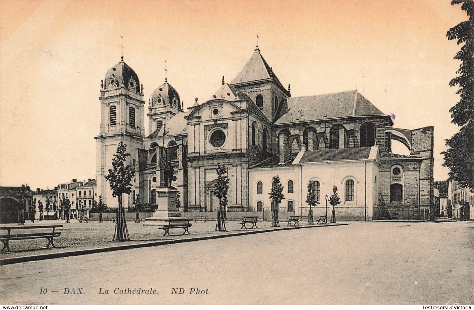 FRANCE - Dax - Vue Générale De La Cathédrale - N D Phot - Vue De L'extérieur - Carte Postale Ancienne - Dax