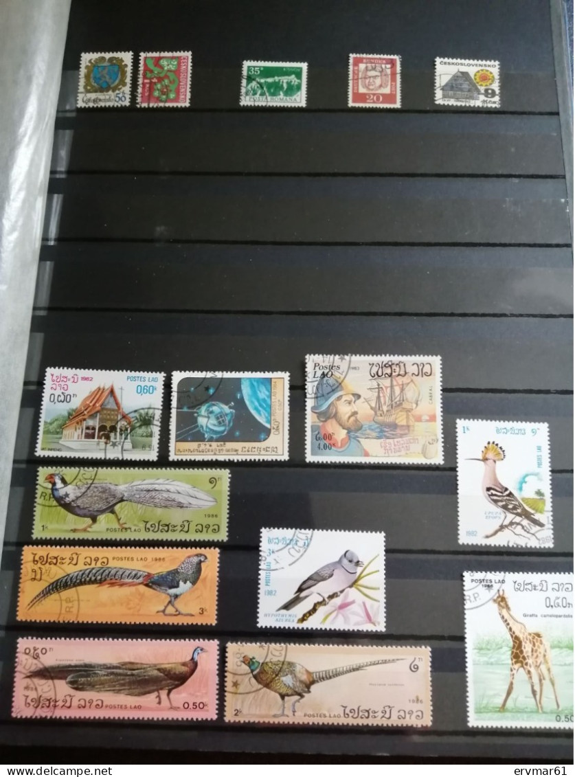 TIMBRES - album à bande 32 pages collection du monde beau timbre