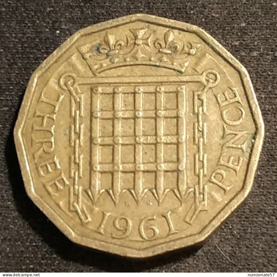 GRANDE BRETAGNE - 3 PENCE 1961 - Elizabeth II - 1ère Effigie - Sans "BRITT:OMN:" - KM 900 - F. 3 Pence