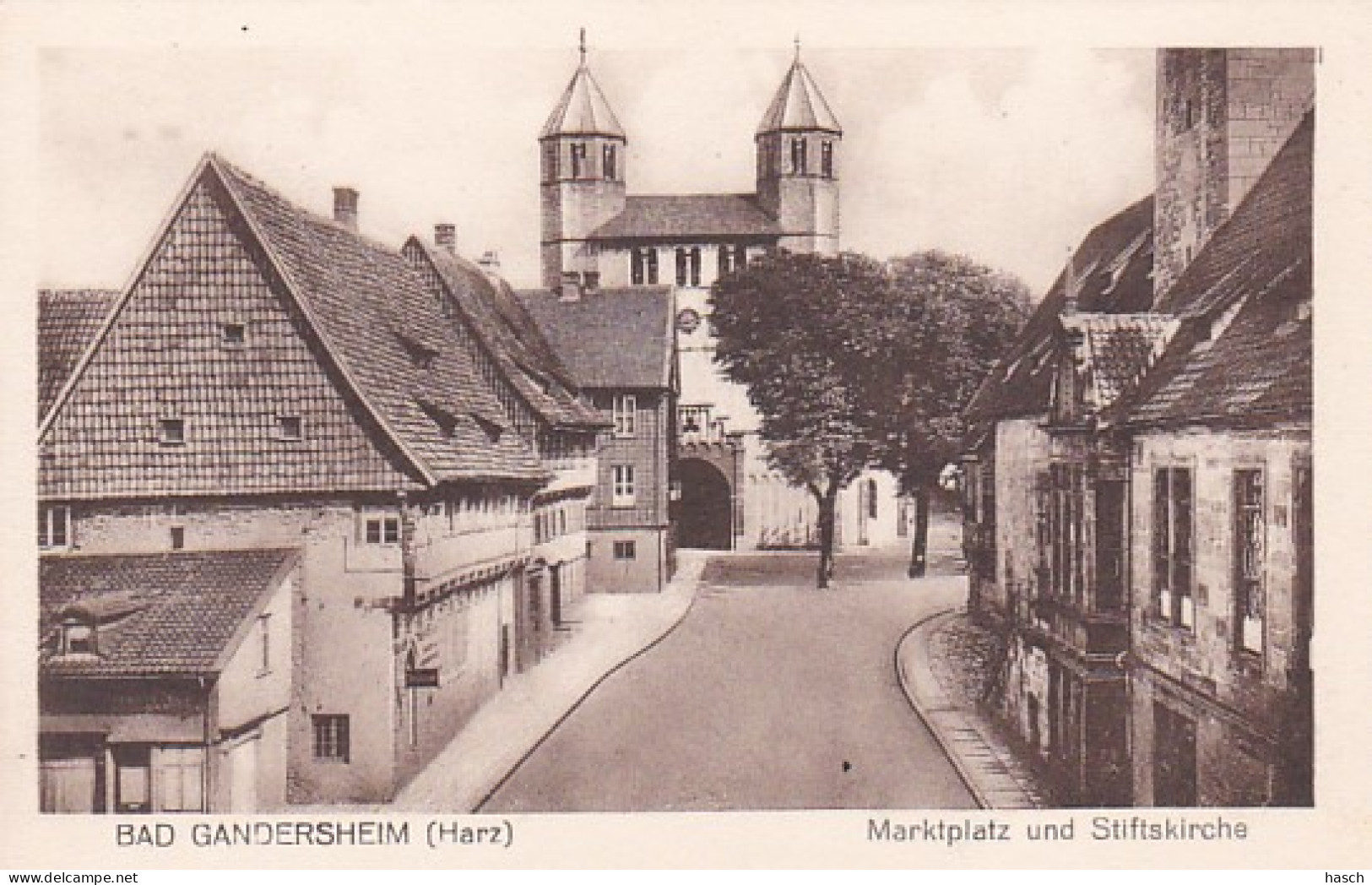 2791	177	Bad Gandersheim, Marktplatz Und Stiftskirche )  (Minuscule Falten Im Ecken) - Bad Gandersheim