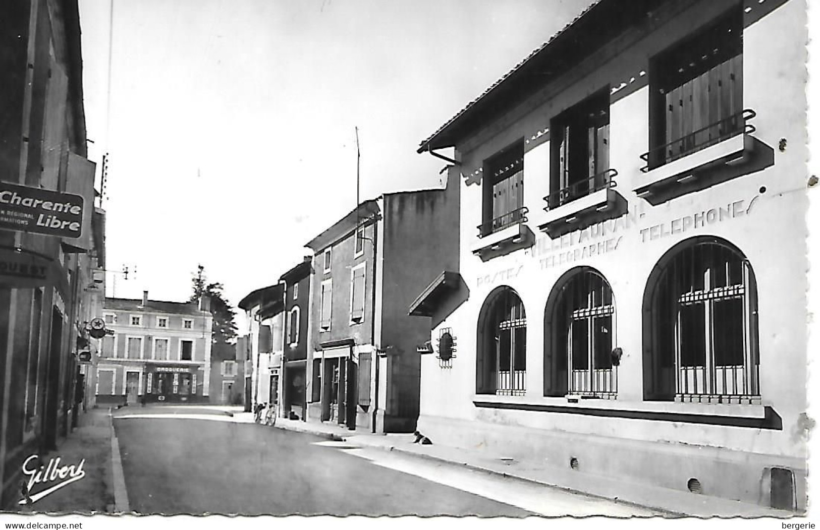 C/203               Cpsm   -  16    Villefagnan   -   Rue De La Poste - Villefagnan