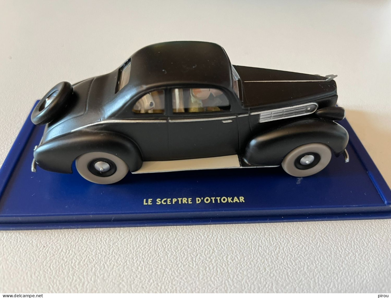 TINTIN LE SCEPTRE D'OTTOKAR : PACKARD 12 COUPE 1939 - Otros & Sin Clasificación