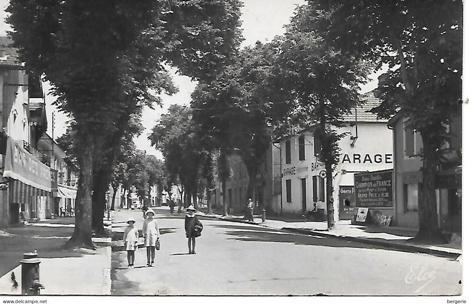 C/203               Cpsm   -   40   Saint-vincent De Tyrosse    -   Route De Bordeaux - Saint Vincent De Tyrosse