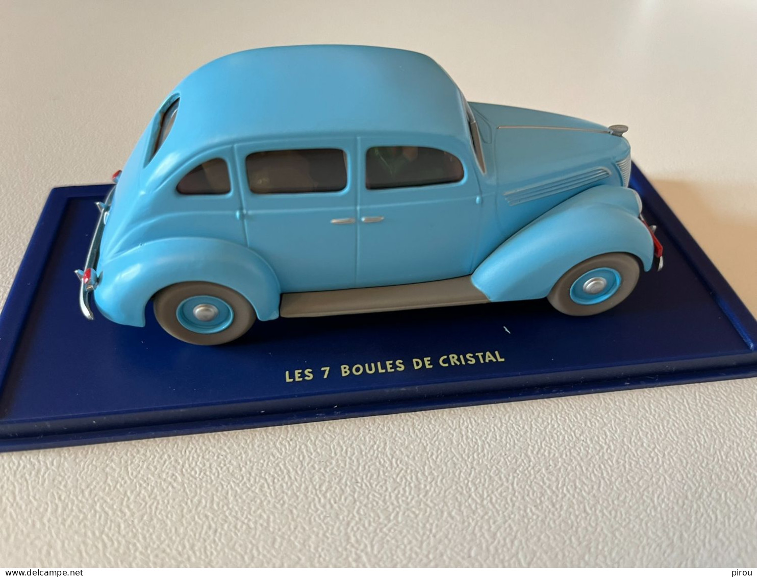 TINTIN LES 7 BOULES DE CRISTAL : FORD V 8 1937 - Autres & Non Classés