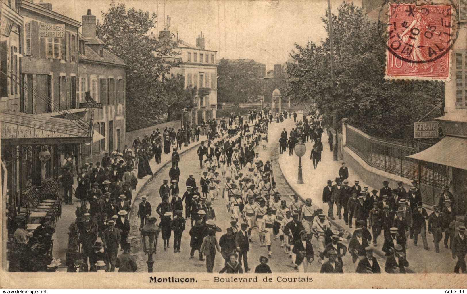 A2 - 03 - MONTLUÇON - Allier - Boulevard De Courtais - Le Défilé - Montlucon