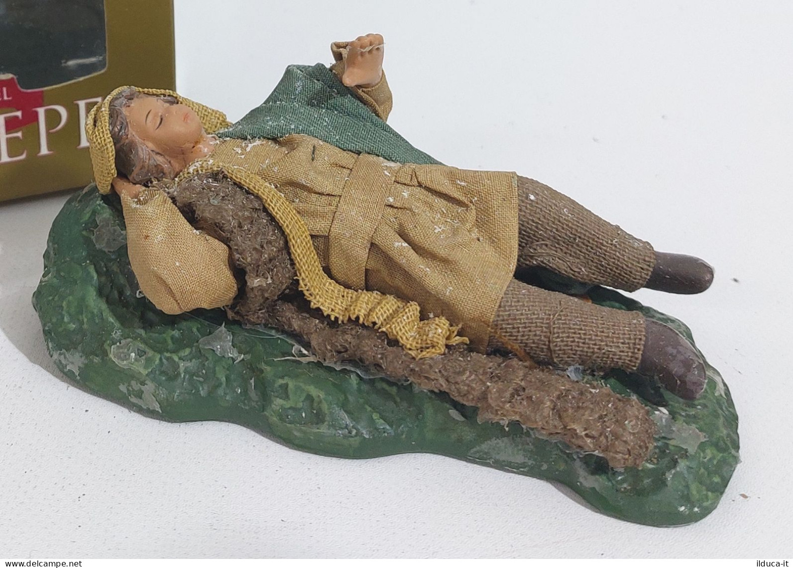 57612 Pastorello Mondo Del Presepe De Agostini - Ragazzo Che Dorme - H. 5 Cm - Christmas Cribs