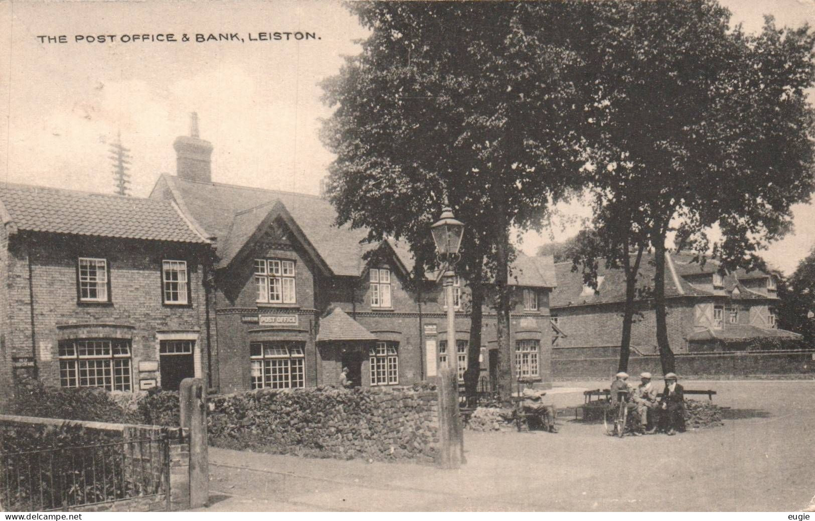 3127/ The Post Office And Bank, Leiston, Mensen - Andere & Zonder Classificatie