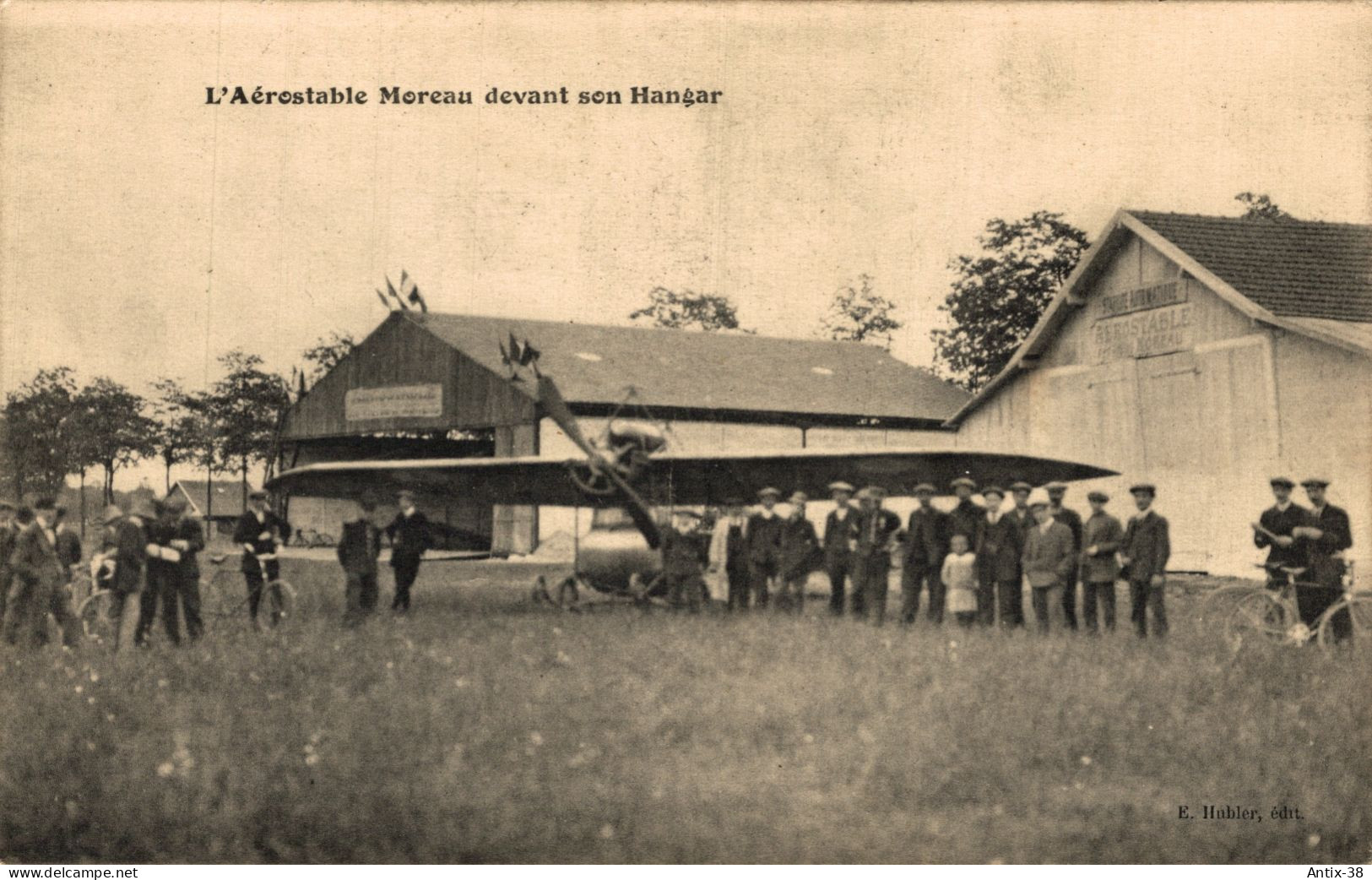 N36 - AVIATION - L'Aérostable MOREAU Devant Son Hangar - ....-1914: Precursores